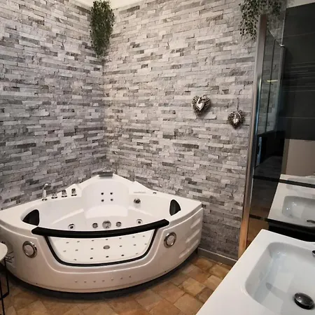 Apartment Le Lavandin Classe 3 Etoiles *