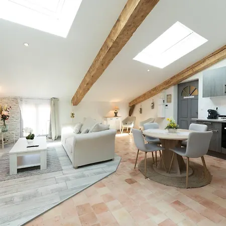 Le Lavandin Classe 3 Etoiles Apartment *